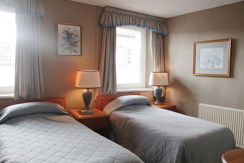 The Kings Head Hotel Abergavenny Bagian luar foto